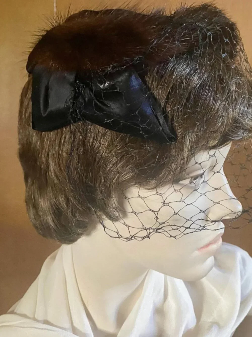 Vintage 1950s Mink Fascinator: Veiled Halo with Satin Bow - Picture 5 of 9
